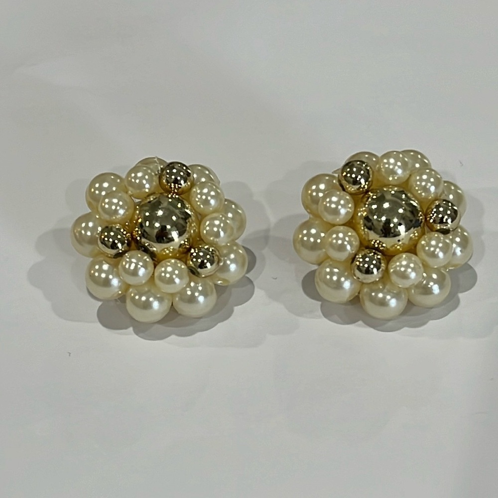 Faux Pearl Gold Tone Beads Cluster Clip On Vintage Earrings OS